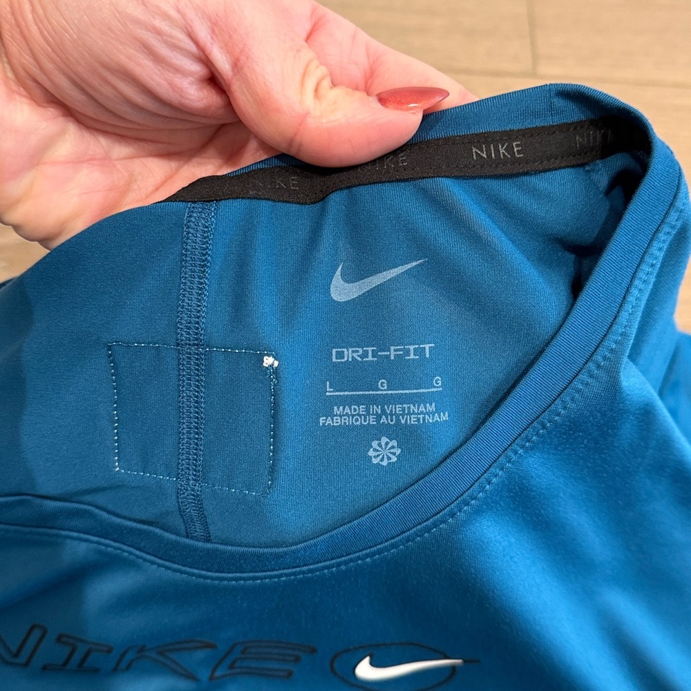 NIKE Teal Blue Dri-Fit One Icon Clash Cropped Short Sleeve T-Shirt Top‎ Size L - Picture 8 of 13